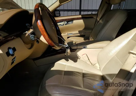 2012 Mercedes-Benz S 550 z USA, uszkodzony, nr VIN WDDNG7DB2CA426427